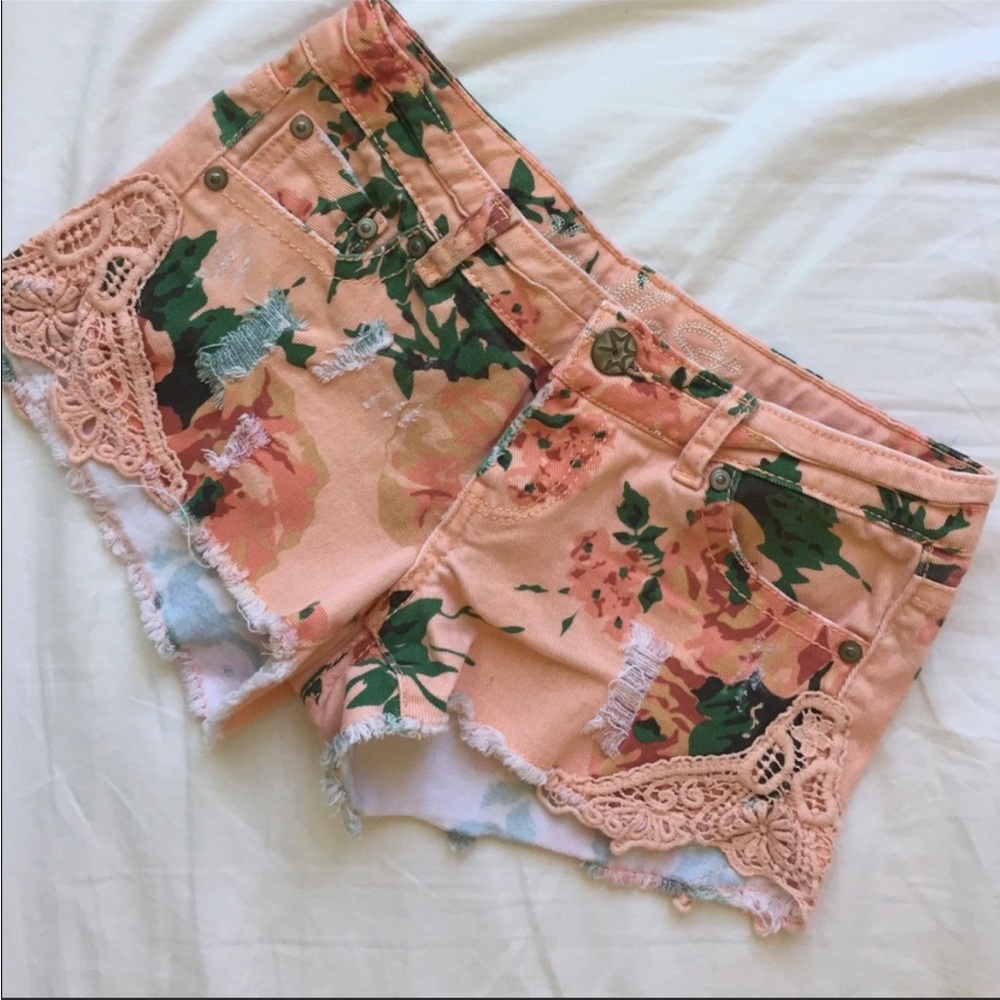 Vanilla Star ~ Floral Peach Jean Shorts ~ Size 3